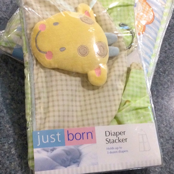 🦒🐒Set of three “Just Born” baby nursery diaper stacker, pillow, wall hangings. - Picture 9 of 10